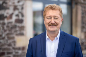 Joachim Löffler – HySON Dr. Joachim Löffler, stellvertretender Vorsitzender HySON und Geschäftsführer Kumatec Mit dem Hy