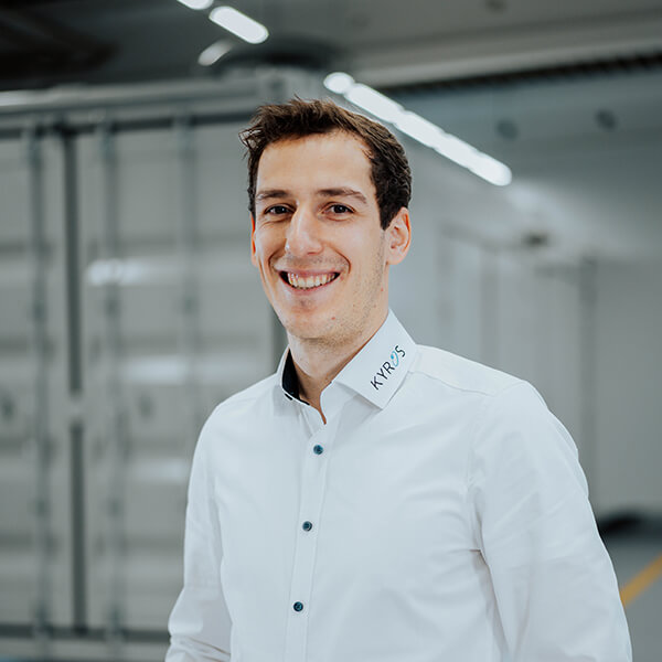 kyros-naderer-johannes